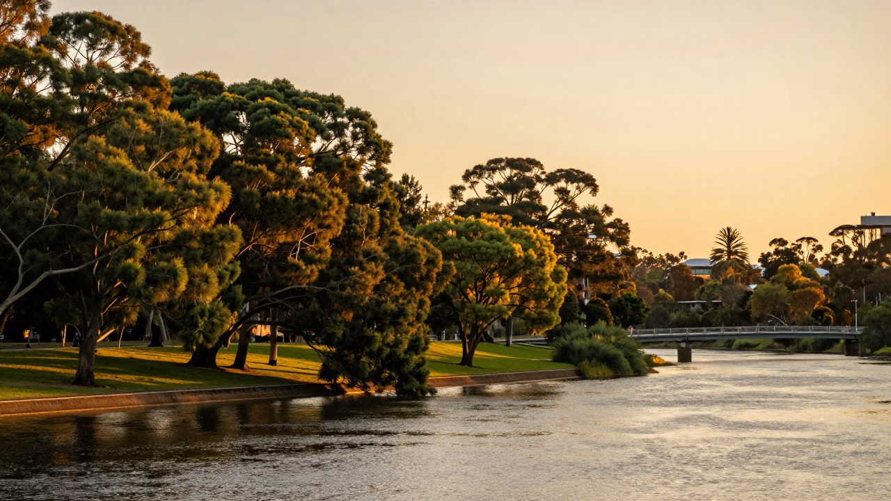 Adelaide 's River Torrens at Sunset Light in in Adelaide, South Australia, Australia