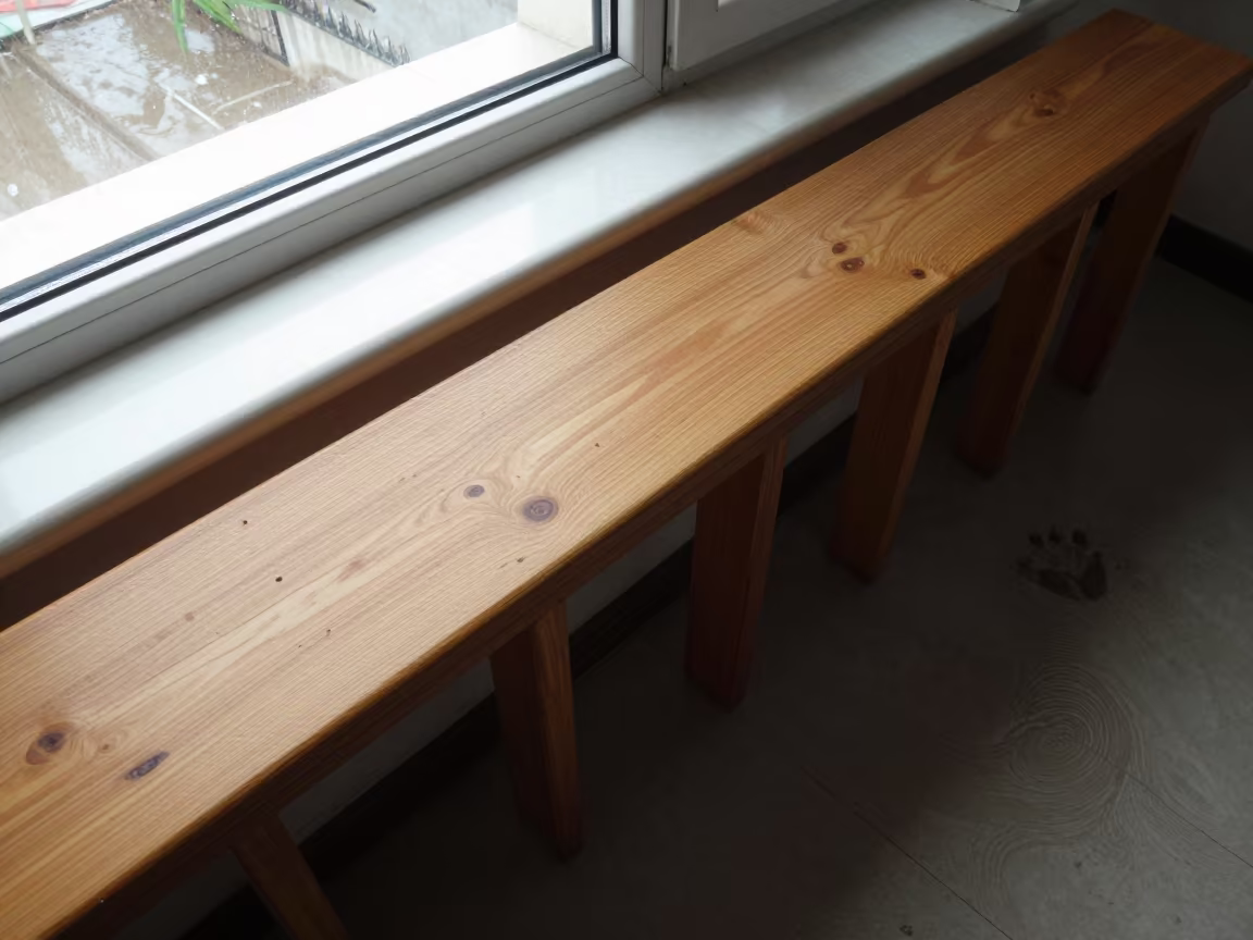 Adoption Collar Rail With Mop Marks in on a pier railing in Hohhot