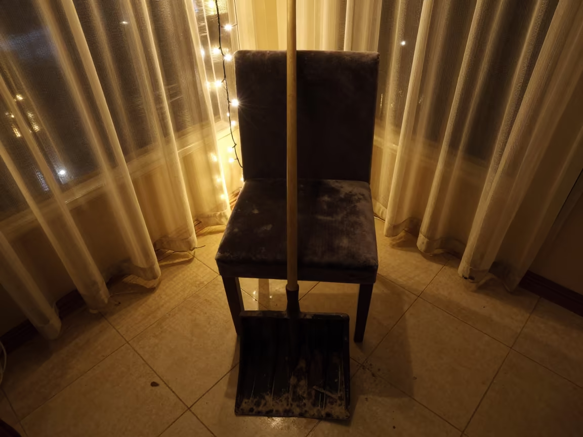 Ash Shovel on Velvet Chair Night Light in on a velvet chair near Lyon