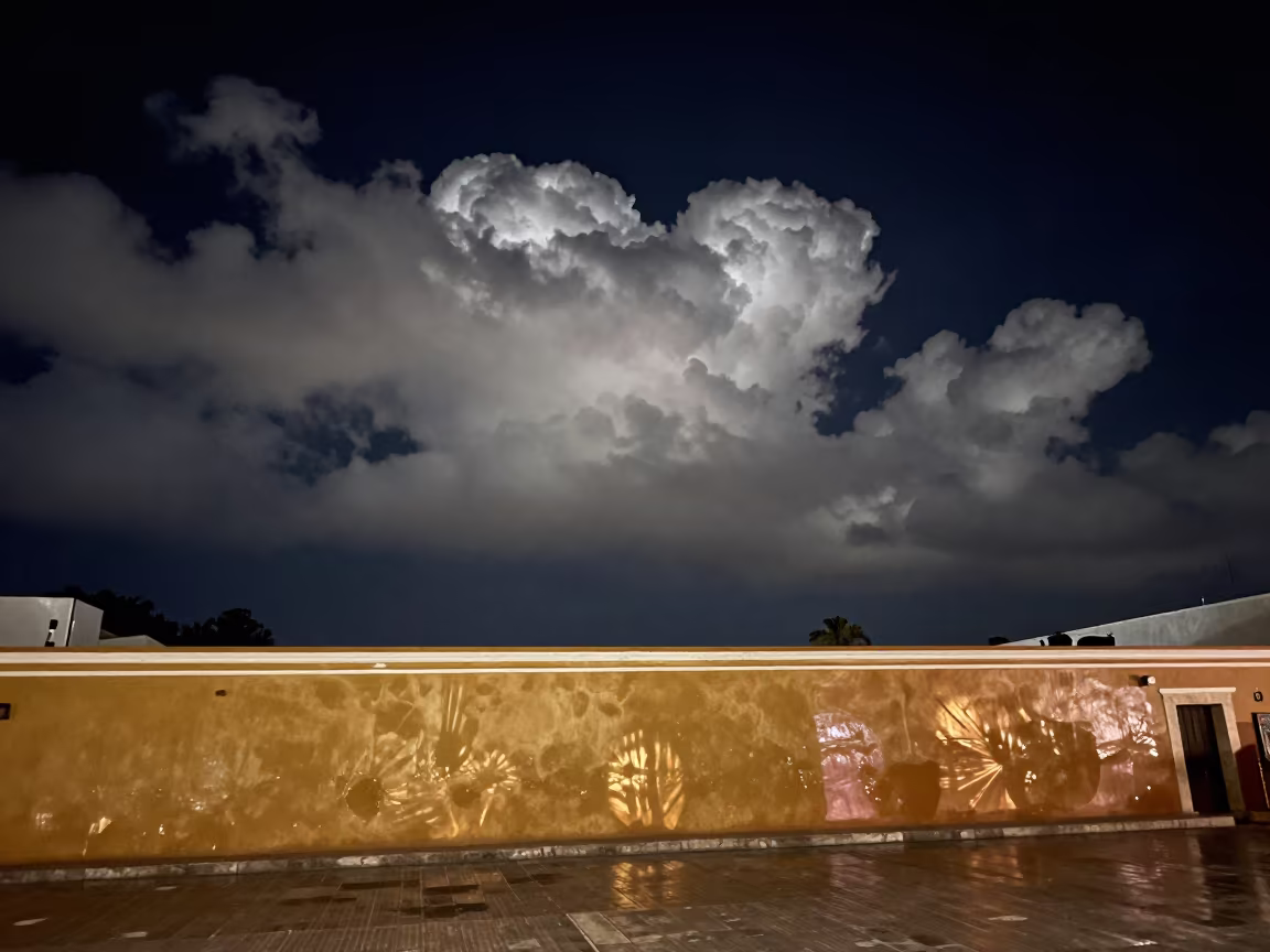 Asperitas Cloud Display Ledge Night in on a painted display ledge near San Francisco de Campeche