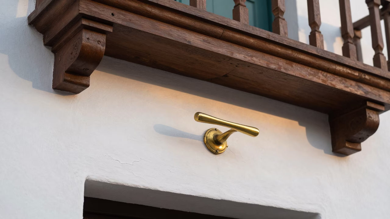 Brass Door Handle in Salvador in in Salvador, Brazil