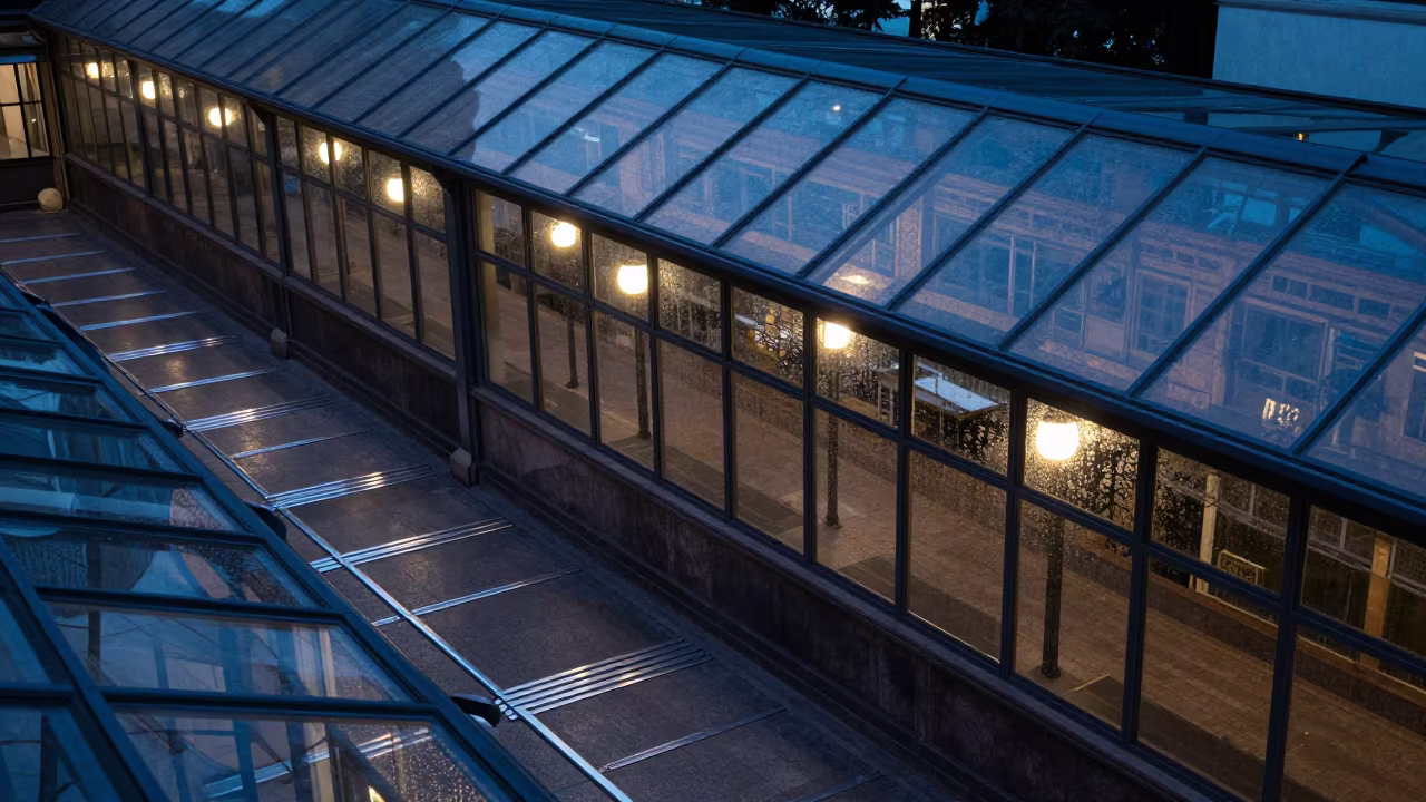 Chrome and Fog in Torreón Arcade in inside a glass-roofed arcade in Torreón