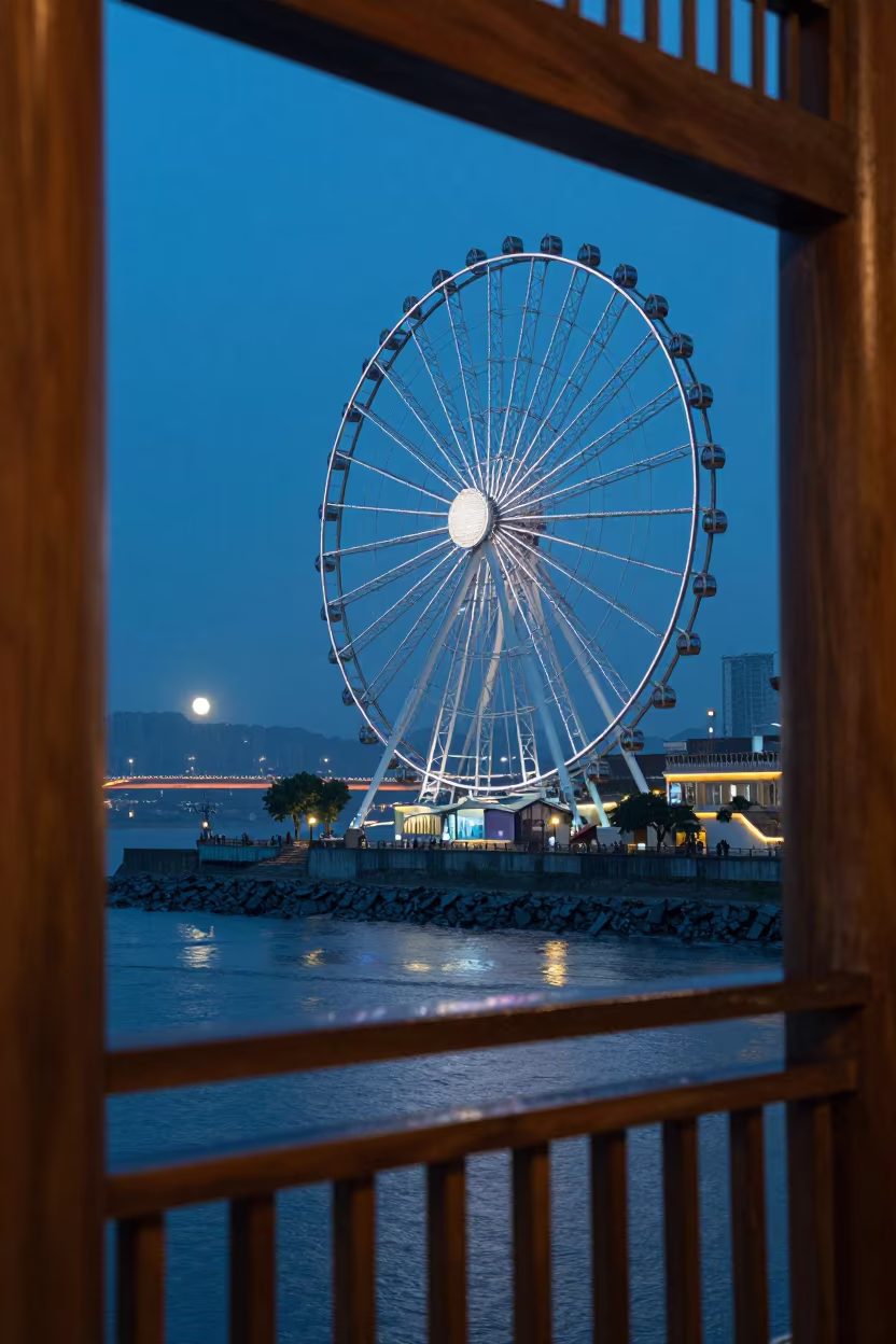 Ferris Wheel Twilight Rain Chongqing Breakwater in from a moonlit breakwater near Chongqing