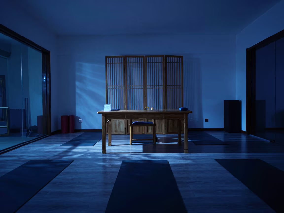Indigo Twilight Yoga Studio Desk Jinan in inside a yoga studio before the session begins in Jinan