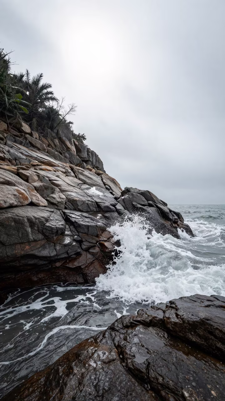 Low Angle Rocky Shoreline Waves Jiangxi Winter in in Jiangxi