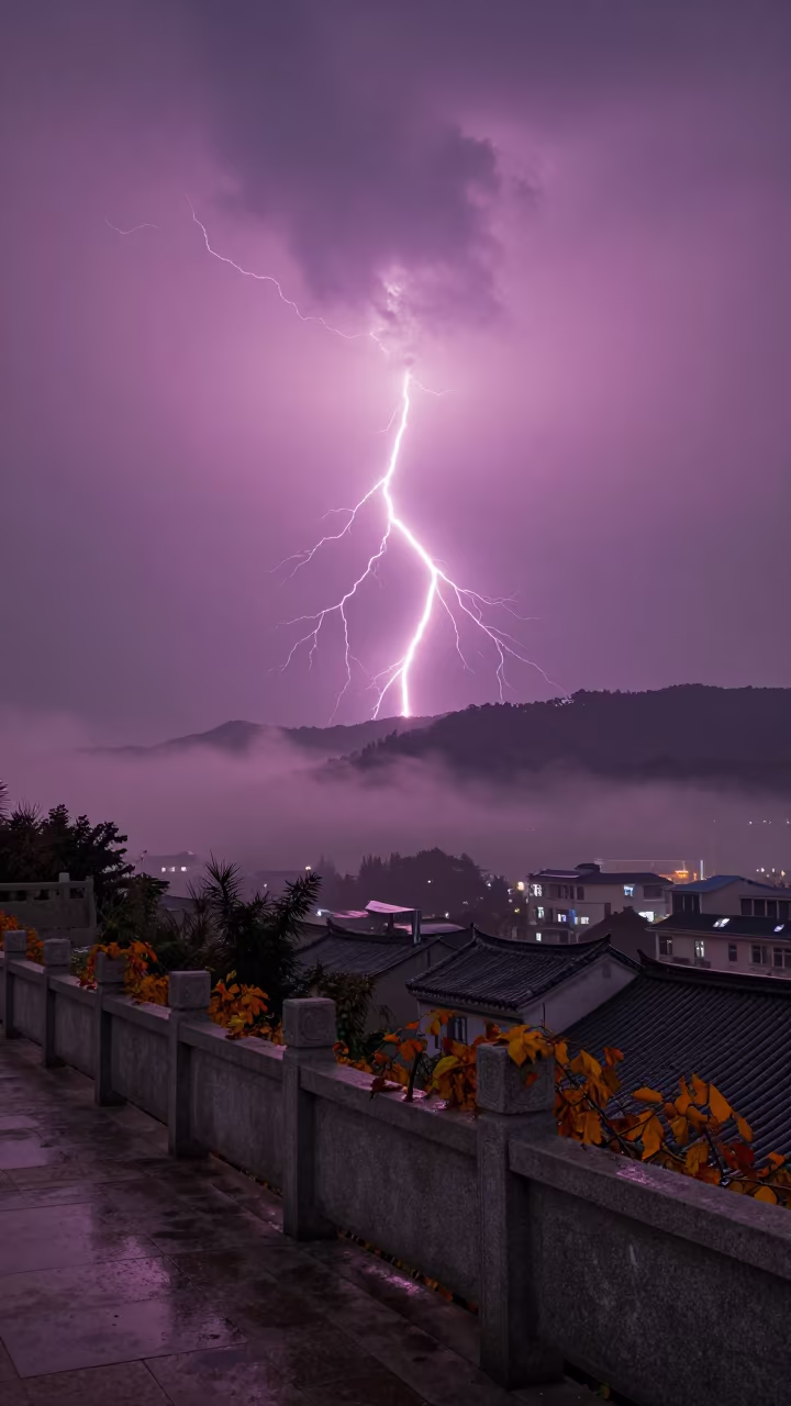 Magenta Sky Lightning Fujian Fog City in through low marine fog in Fujian