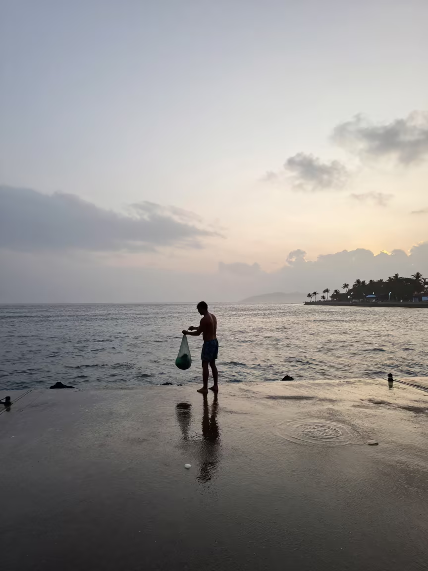 Pearl Diver Surfaces at Santa Cruz Quay in at a harbor quay near Santa Cruz de la Sierra