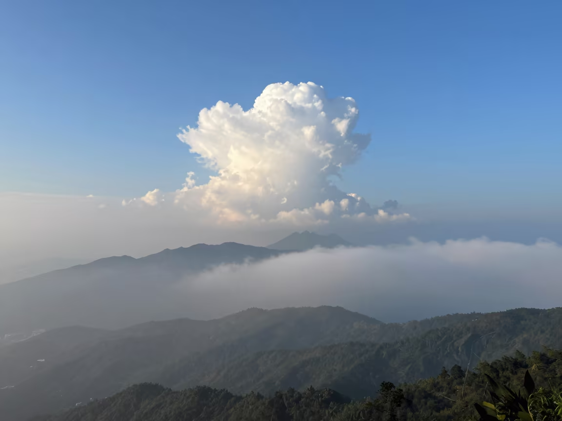 Pileus Cap Cloud Over Cumulonimbus Guangdong in through low marine fog in Guangdong