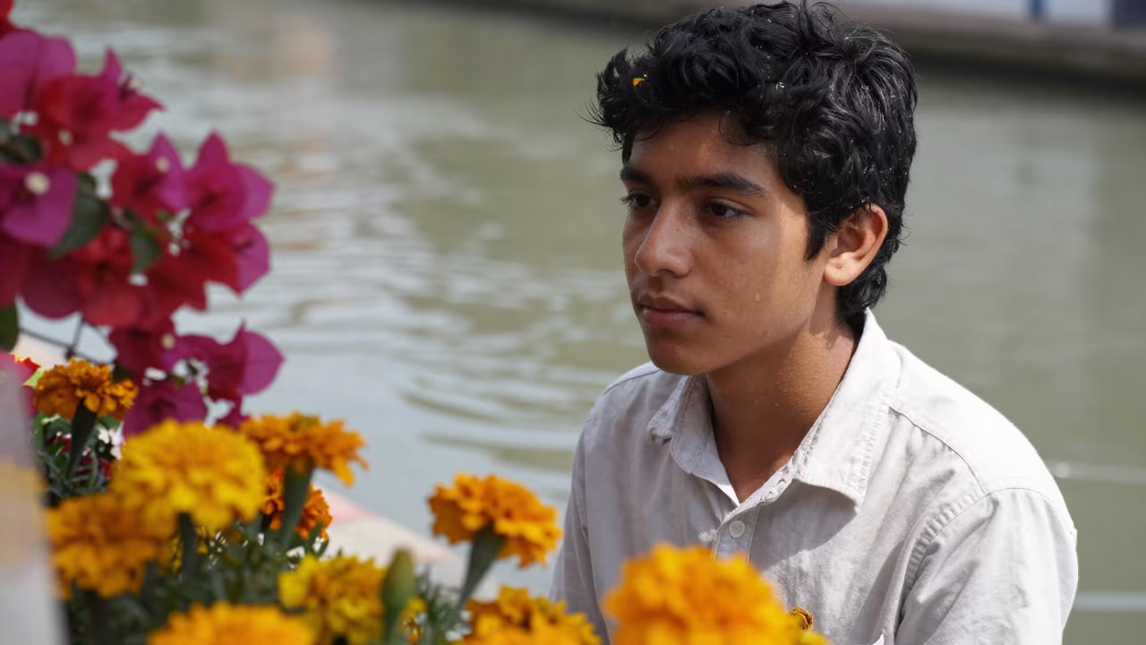 Portrait beside canal flowers in Nuevo Laredo in beside a canal in Nuevo Laredo