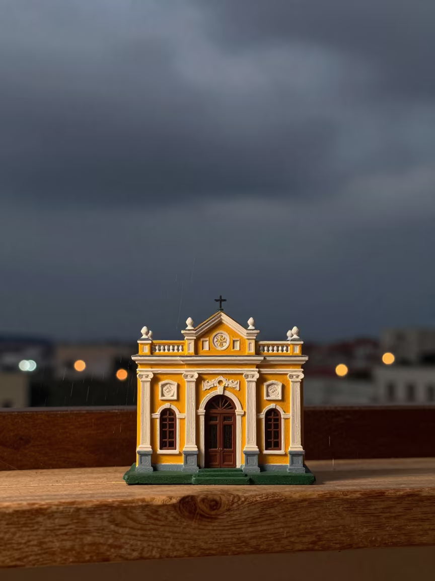 Rain Shaft Miniature in Faro Candlelight in on a painted display ledge in Faro