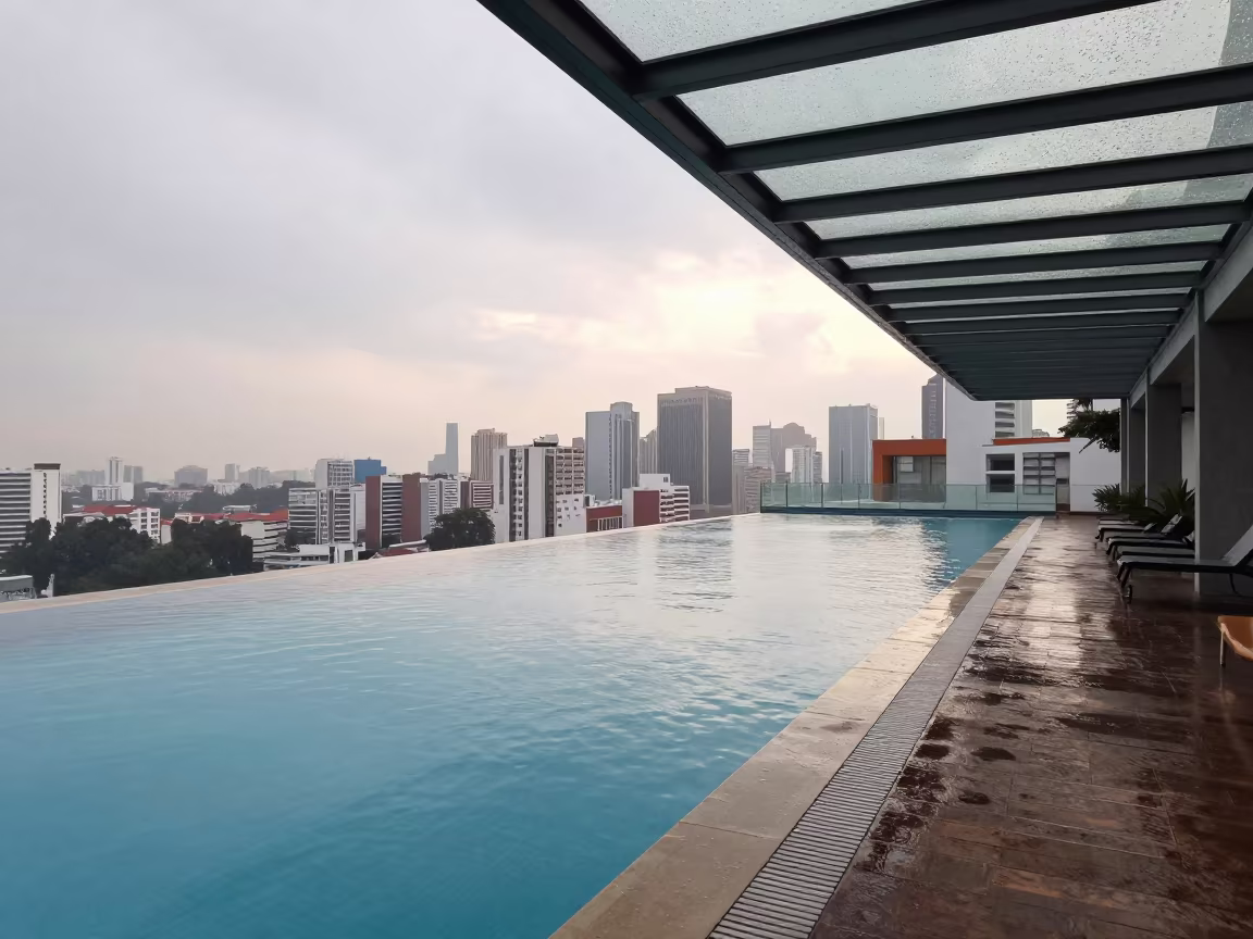 Rooftop Pool Skyline Sunrise Overcast León de Los Aldama in inside a glass-roofed arcade in León de Los Aldama