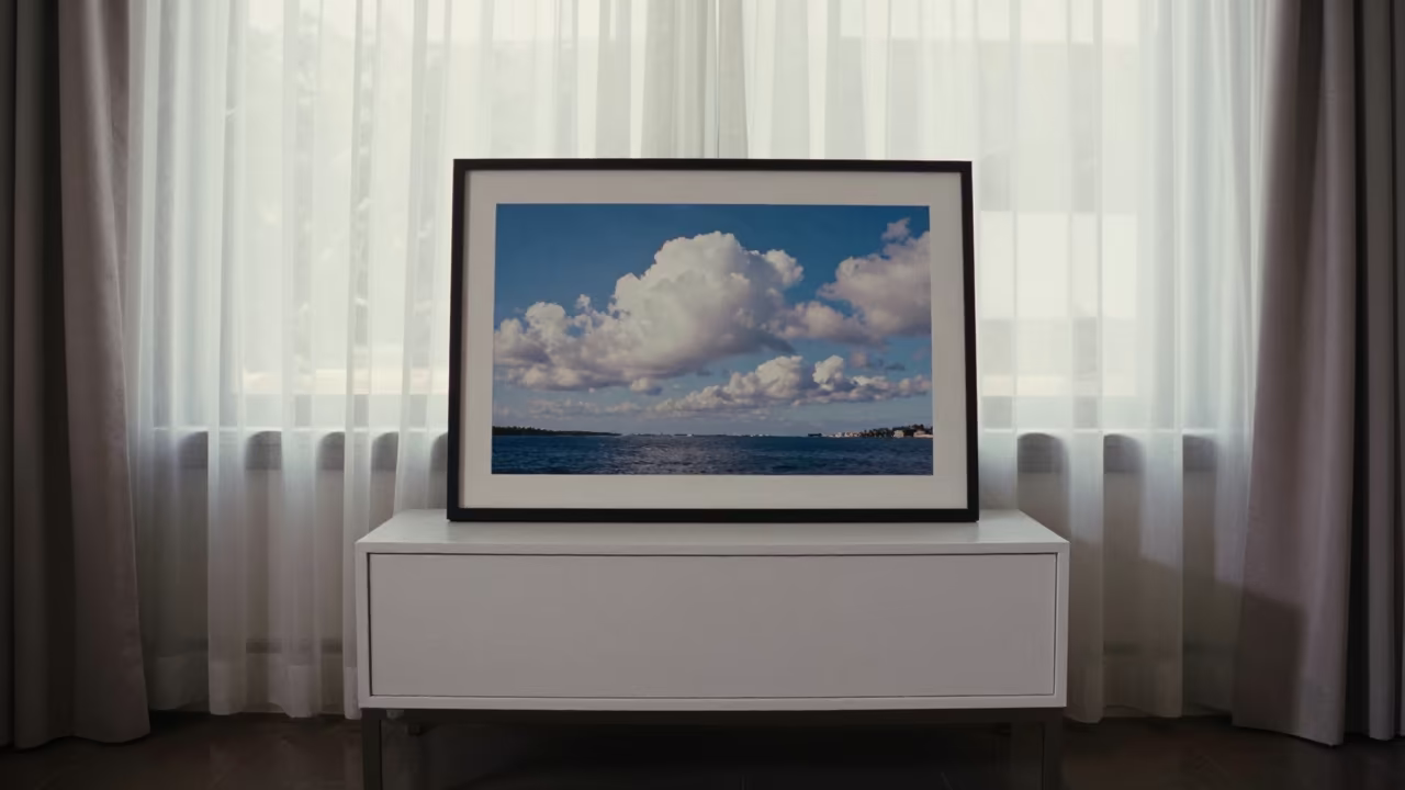 Sea Breeze Front Cumulus Hotel Dresser Sydney in on a hotel dresser in The Rocks, Sydney