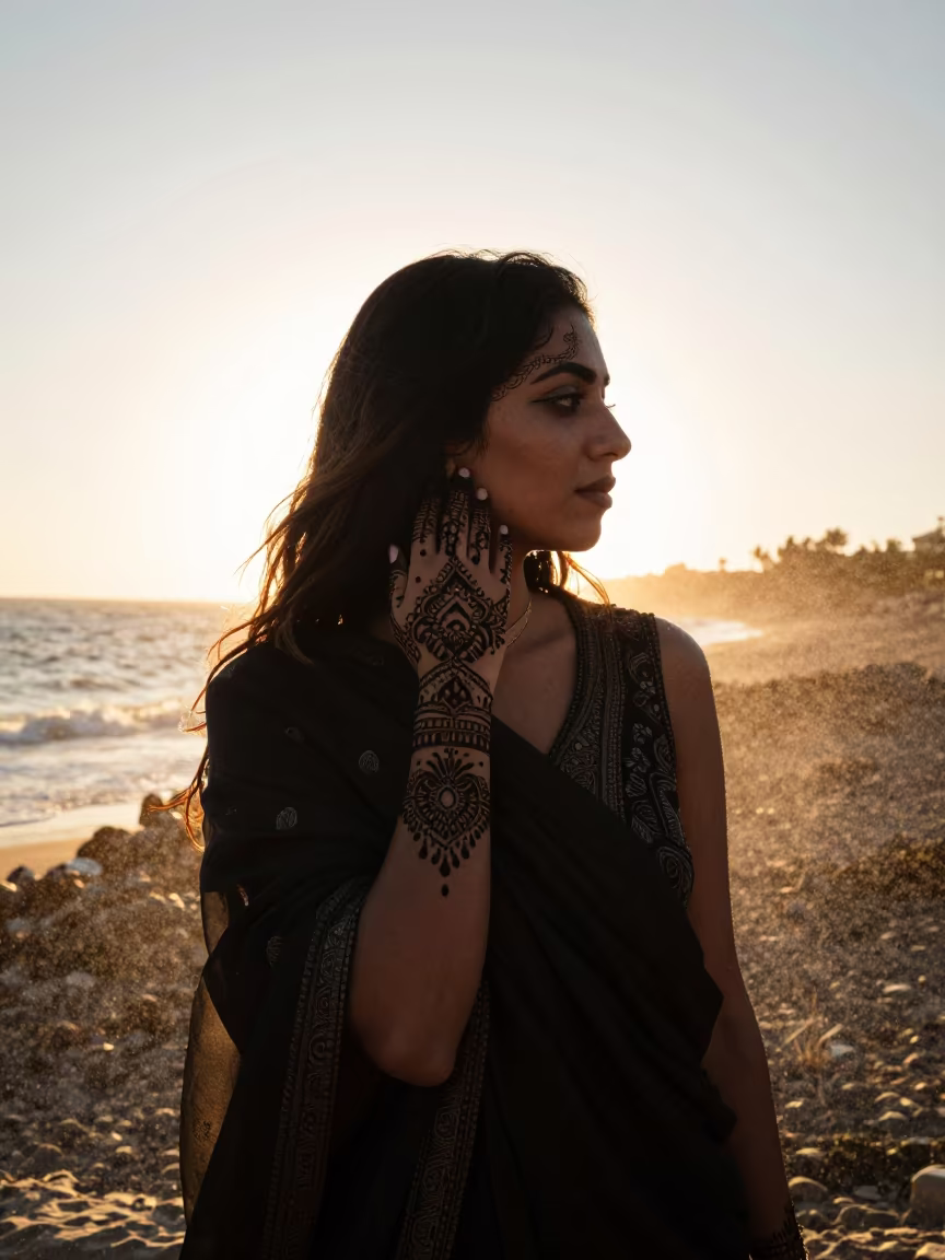 Silhouetted Woman Henna Patterns Golden Hour Merca in in Merca