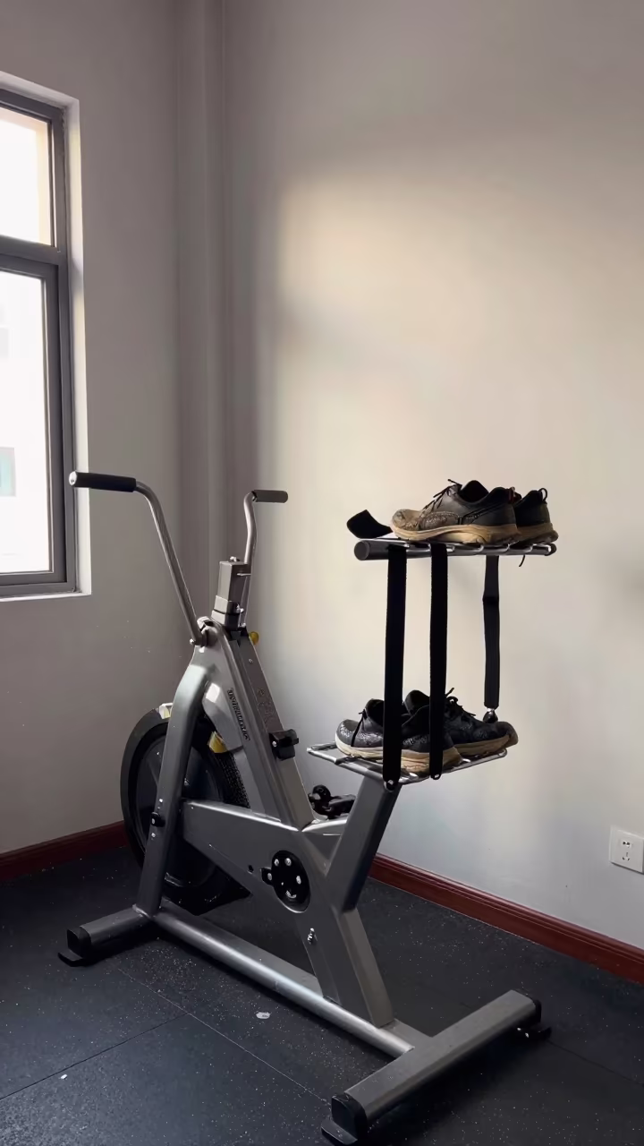 Sweat Dried Spin Bike Rack Morning Xiamen in inside a strength room in Xiamen
