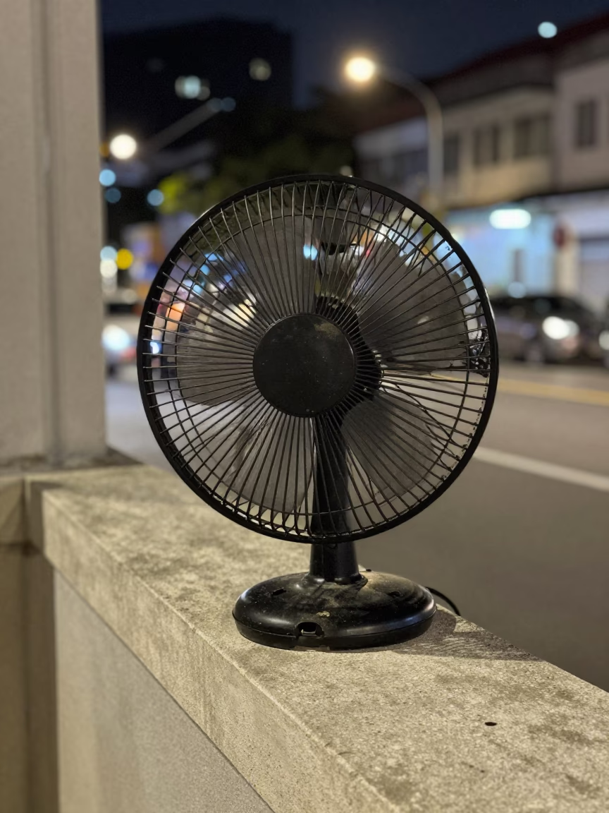 Table Fan in Singapore in in Singapore