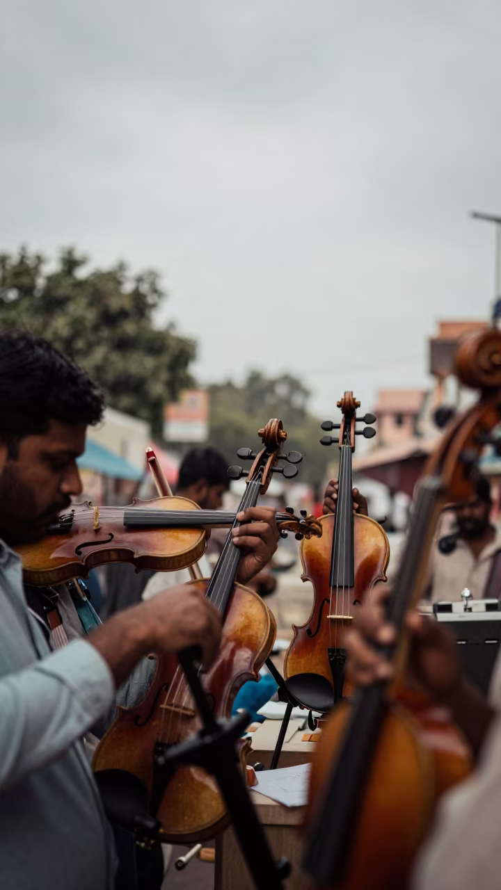 Violin Workshop Street Corner Mandsaur Afternoon in at a street corner busking spot in Mandsaur