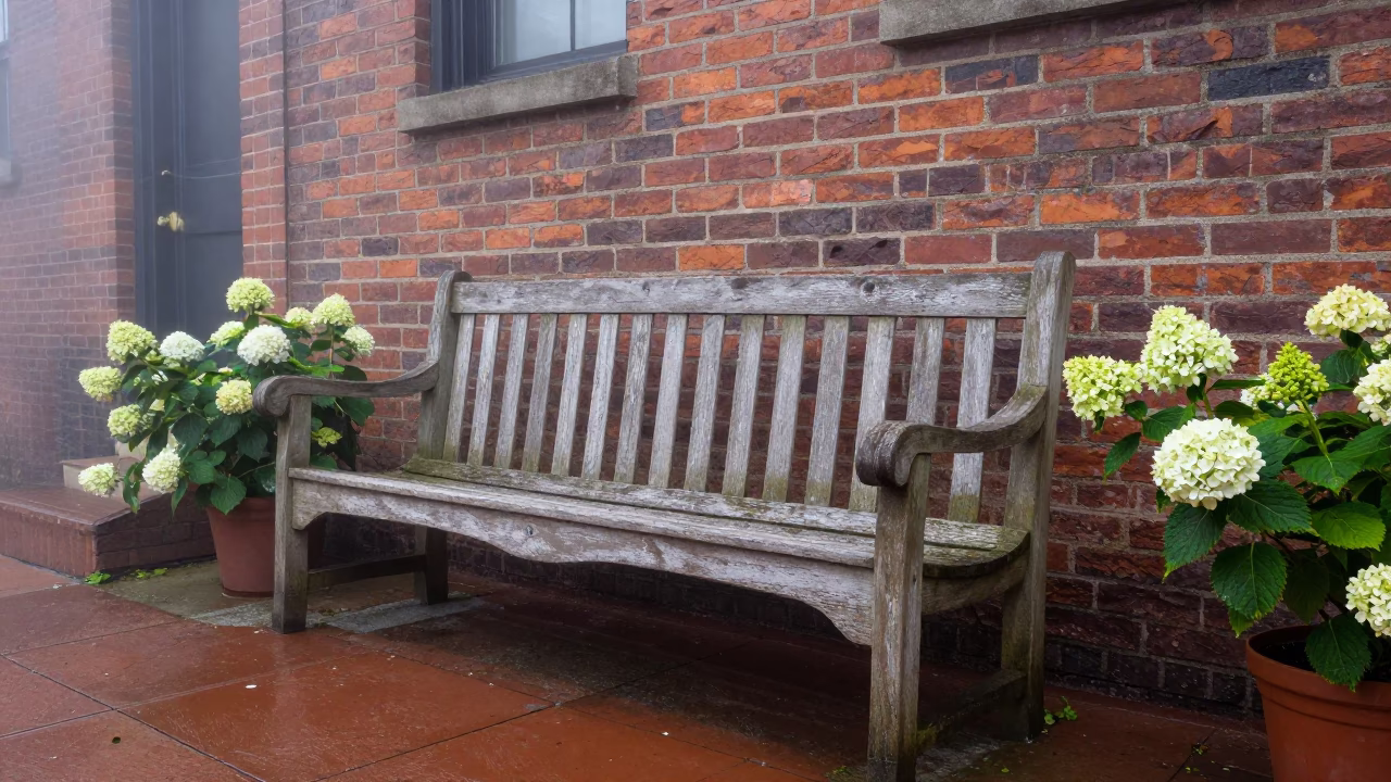 Weathered Wooden Bench in Nashville in in Nashville, United States
